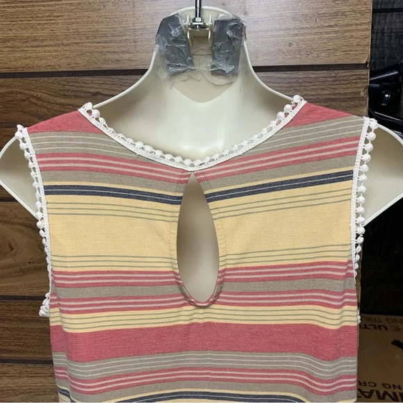 143 Story sleeveless top warm tone colors size medium but would fit up - Picture 6 of 8